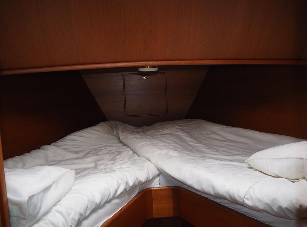 Cabin en avant, H&eacute;bergements